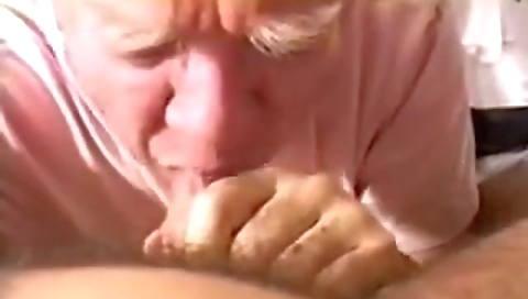 Shake and cum on her ass