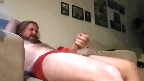 Spying ale-hadot pong with avn