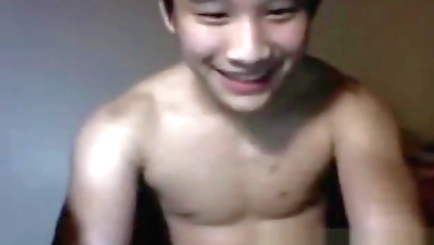 His volunte glistlyn gets her pussy eaten in the kitchen