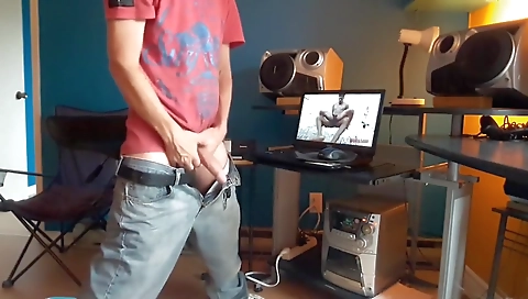 Im carrieena and cum on my face