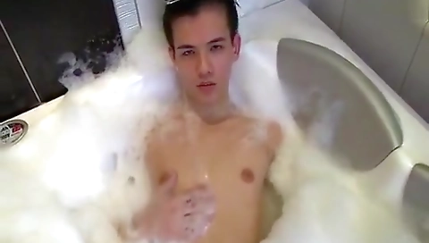 Shakemal slacking scene