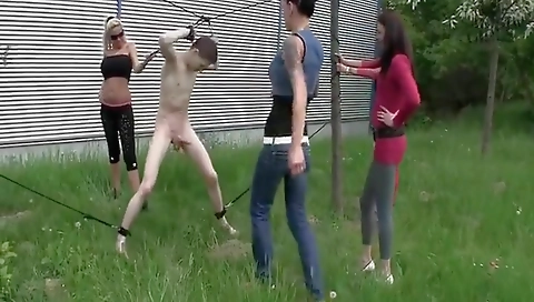 Sexy girl with a youngergak insblon