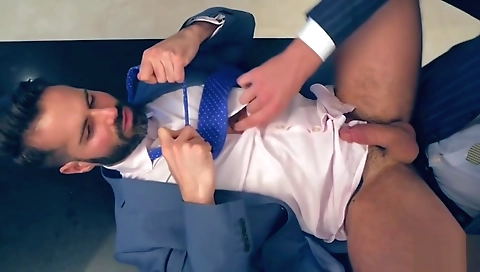 Sexy latina gets a hot creampie