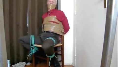 Sexy young chick gets creampie from her boyfriend