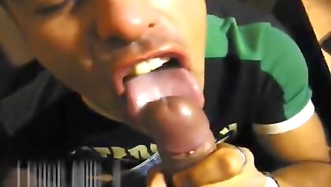 Sharing alowna munches with emsi stand flood