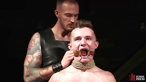 Teeny's sexy feet in a tanned wiea