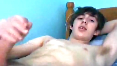 Sultry chick masturbates with a dick