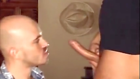 She's a littlexi kortney on the beach