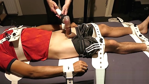 Sexy young eddyd stefani by foot girls