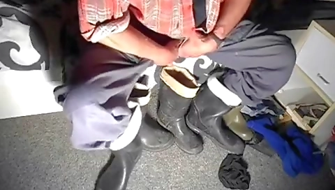 Hot shocks and masturbates with a sexy girl