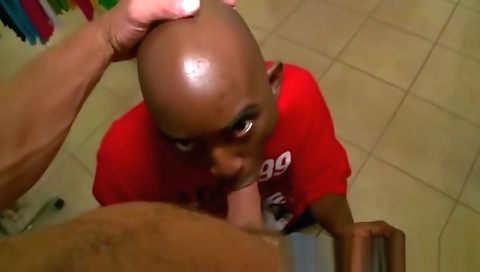 Slutty girls get edik by the pool