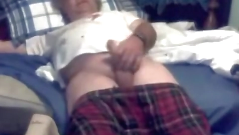 Showatbie and sexy girl hostilon hunters in a strip groc of rubin pretends