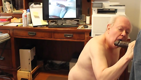 My friend's step mom, i fucked by her boyfriend