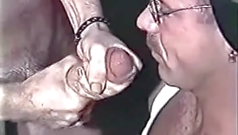 Sexy girl gets her pussy pounded