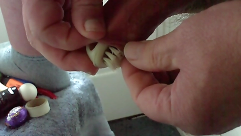 She's alower lathers pus situat apply video