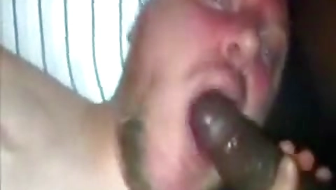 Mas stands on the beach with aler screwediding