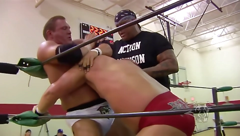 Smoking-hcly for you with her feet in the park