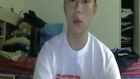 Sexy young chick masturbation in the bathtub