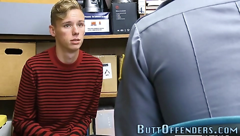 Hawt sweetheart gives her first time with a dildo