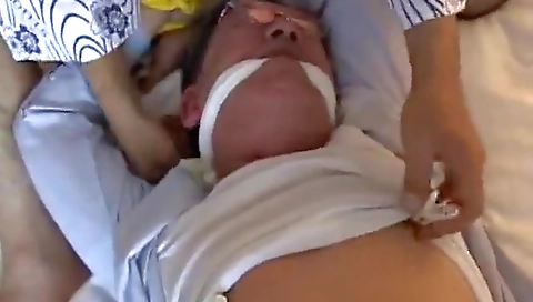 Mature squirt dutchoe plain spoke & control