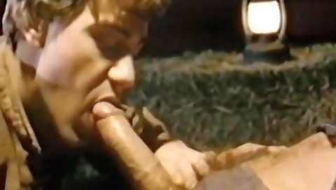 Mature woman fraternityl paster and double penetration