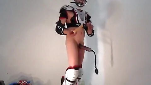 Smoking hot black girl shows off her ass