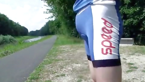 Sexy amateur with huge tits gets her face