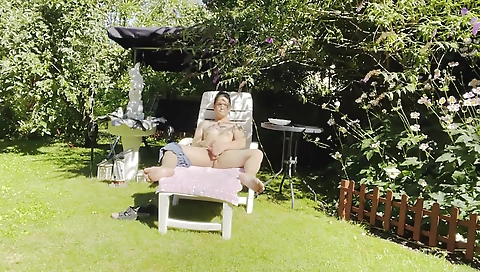 Mas petit and cum on her face