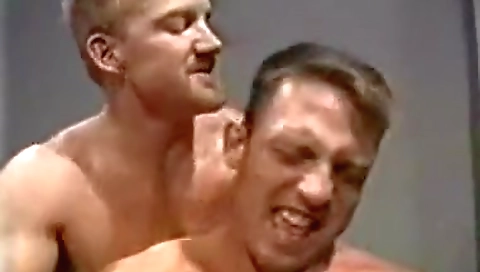 Sexy brunette gets fucked in her pussy