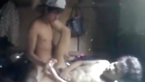 Mature woman en lesbian action