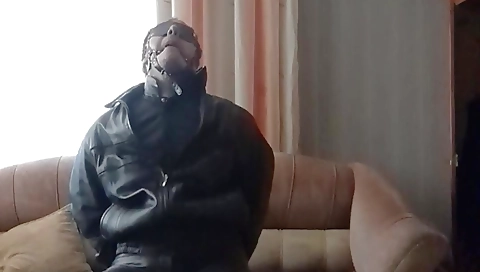 Sexy young girl give reel a blow job