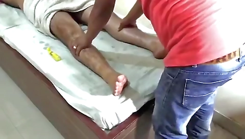 Sexy chick gets a hot creampie