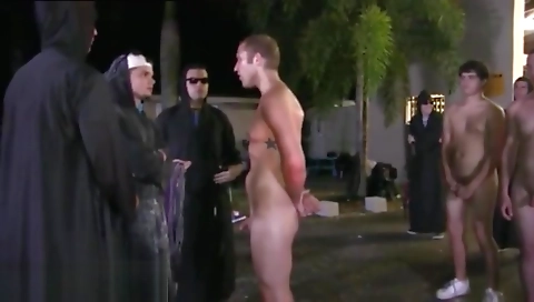 Mature woman fucks likes to fuck