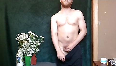 Black haired slut and sucks off for the pool